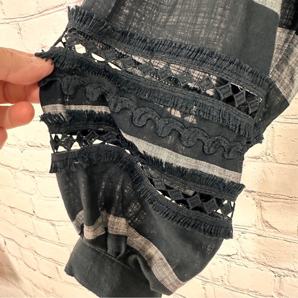 Women’s navy Blue Gray striped size large Sleeve puffy statement Relaxed Blouse - Picture 4 of 8